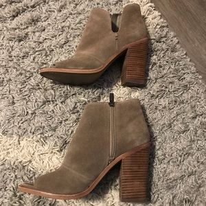 💫Vince Camuto Booties💫